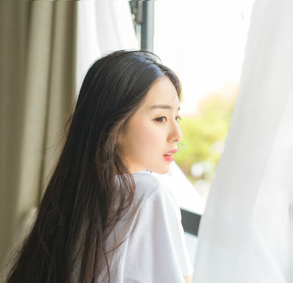 人，真是奇怪，没有外人来证明你，就往往看不出自己的价值。——三毛《撒哈拉的故事》